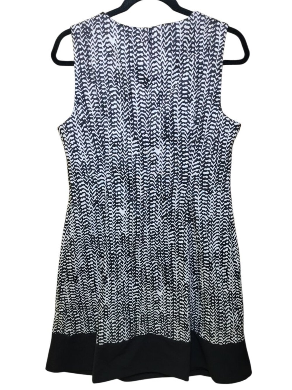 DKNY Colorblock Herringbone Zip Sheath Dress Black White NEW Quiet Luxury - Picture 2 of 12